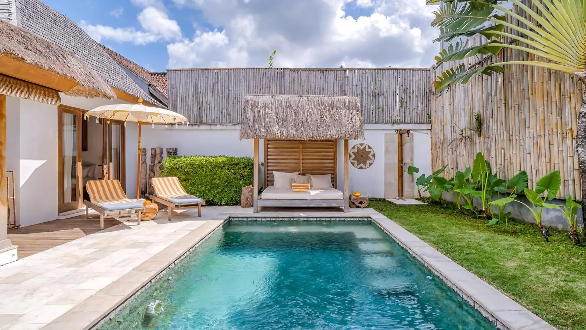 Charming And Tropical 3-Br Villa In Seminyak Seminyak (Bali)