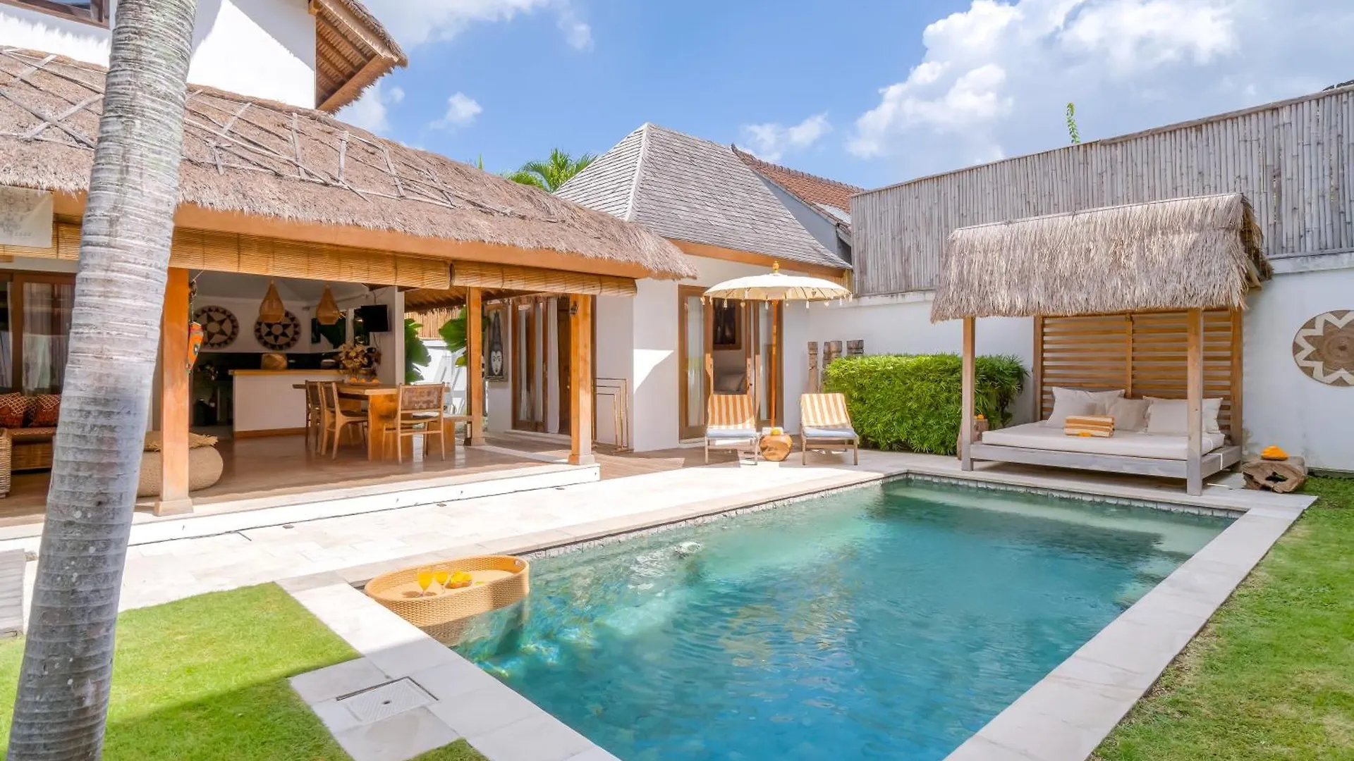 Charming And Tropical 3-Br Villa In Seminyak 0*, Seminyak (Bali)