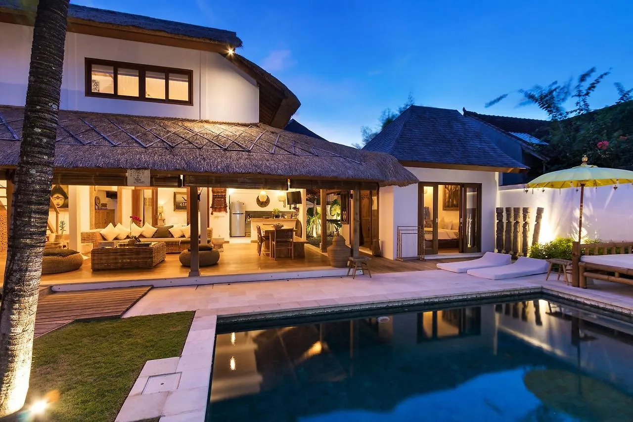 Charming And Tropical 3-Br Villa In Seminyak