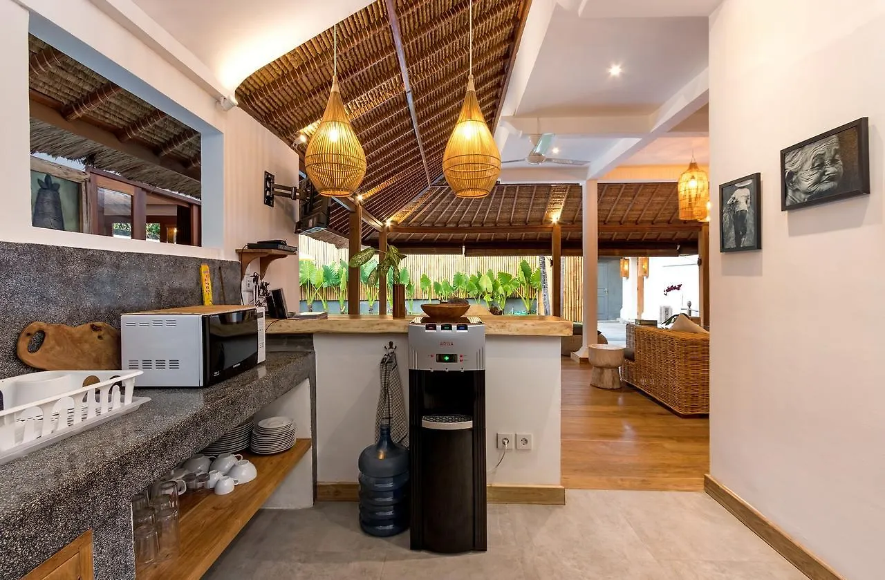 Charming And Tropical 3-Br Villa In Seminyak 0*, Seminyak (Bali)