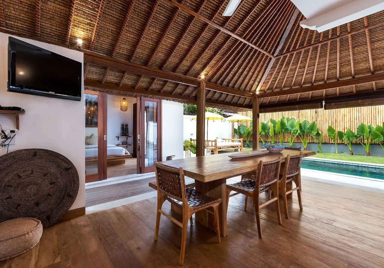 Charming And Tropical 3-Br Villa In Seminyak