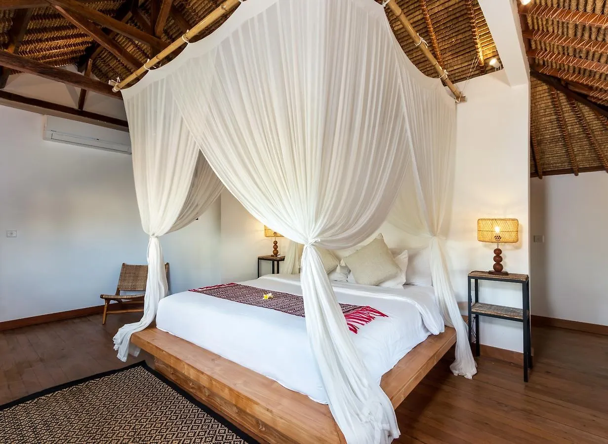 Charming And Tropical 3-Br Villa In Seminyak