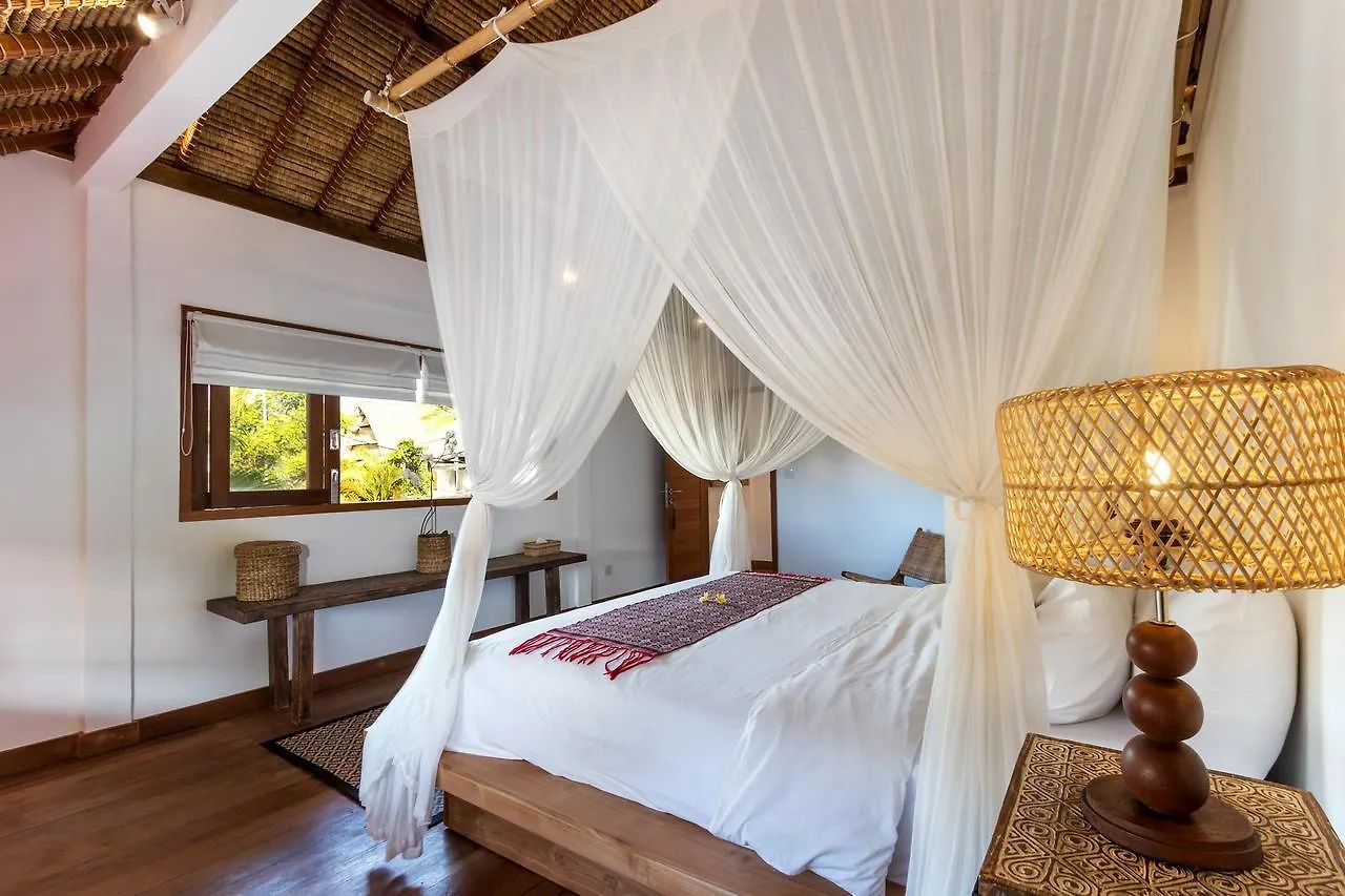 Charming And Tropical 3-Br Villa In Seminyak  Seminyak (Bali)