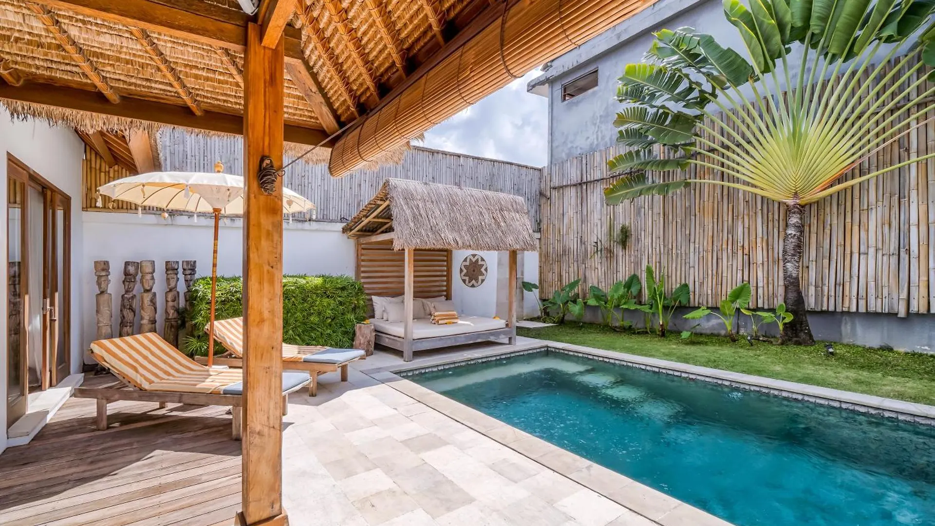 Charming And Tropical 3-Br Villa In Seminyak