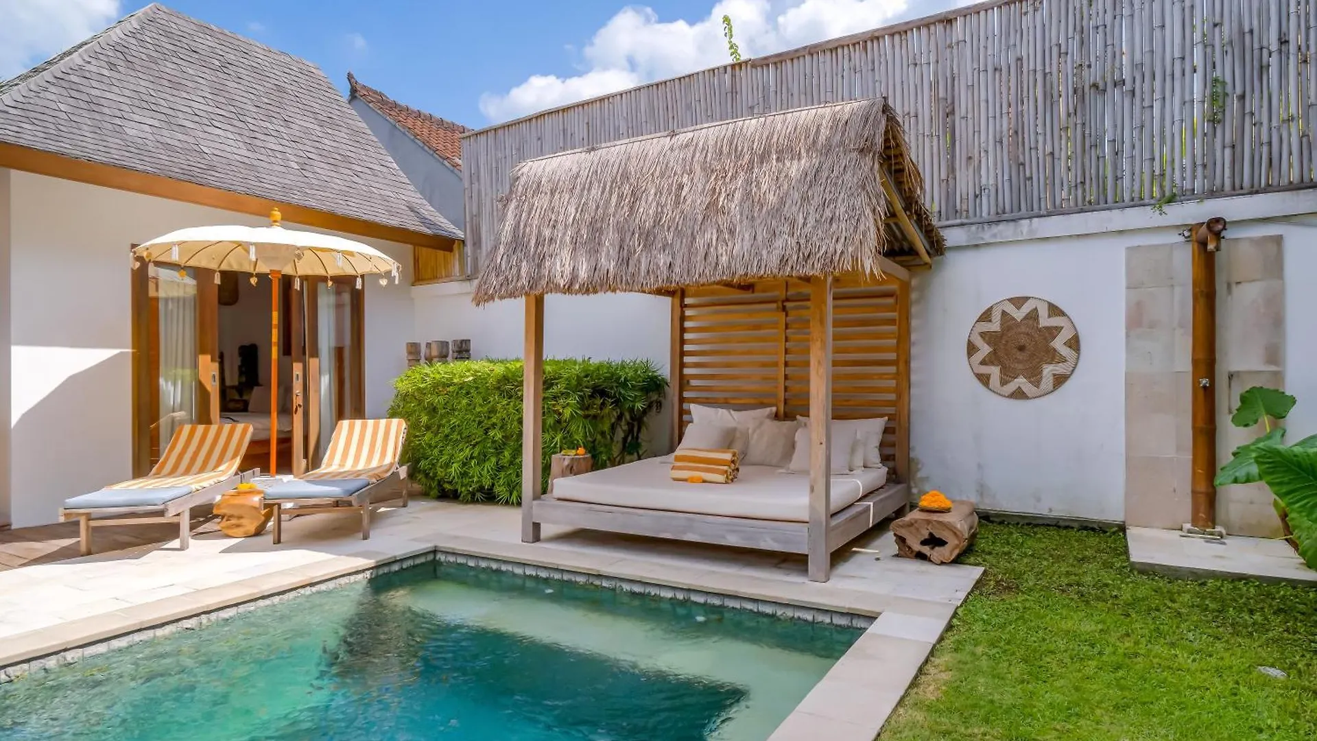 Charming And Tropical 3-Br Villa In Seminyak