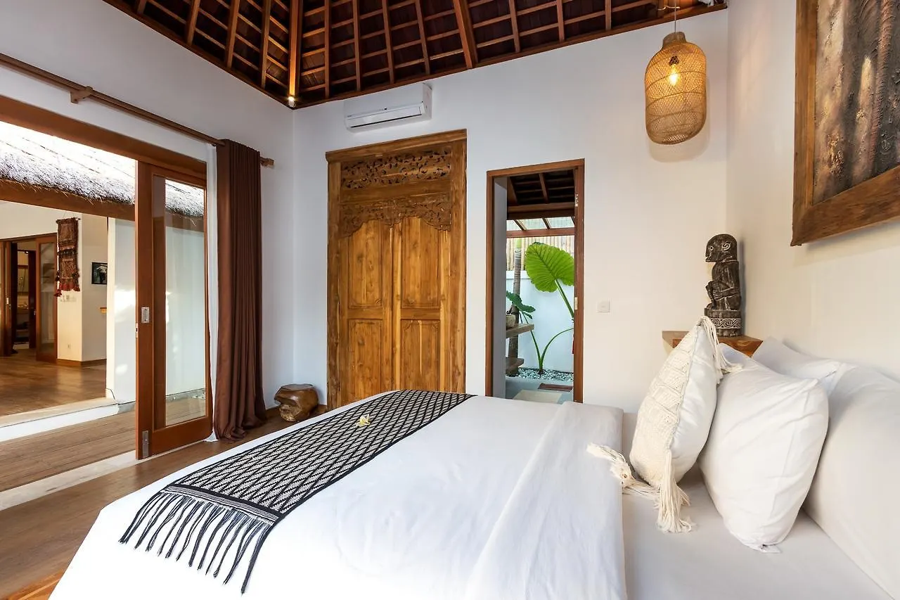 Charming And Tropical 3-Br Villa In Seminyak