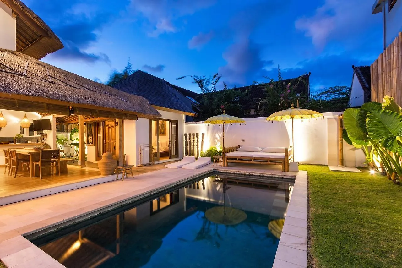 Charming And Tropical 3-Br Villa In Seminyak