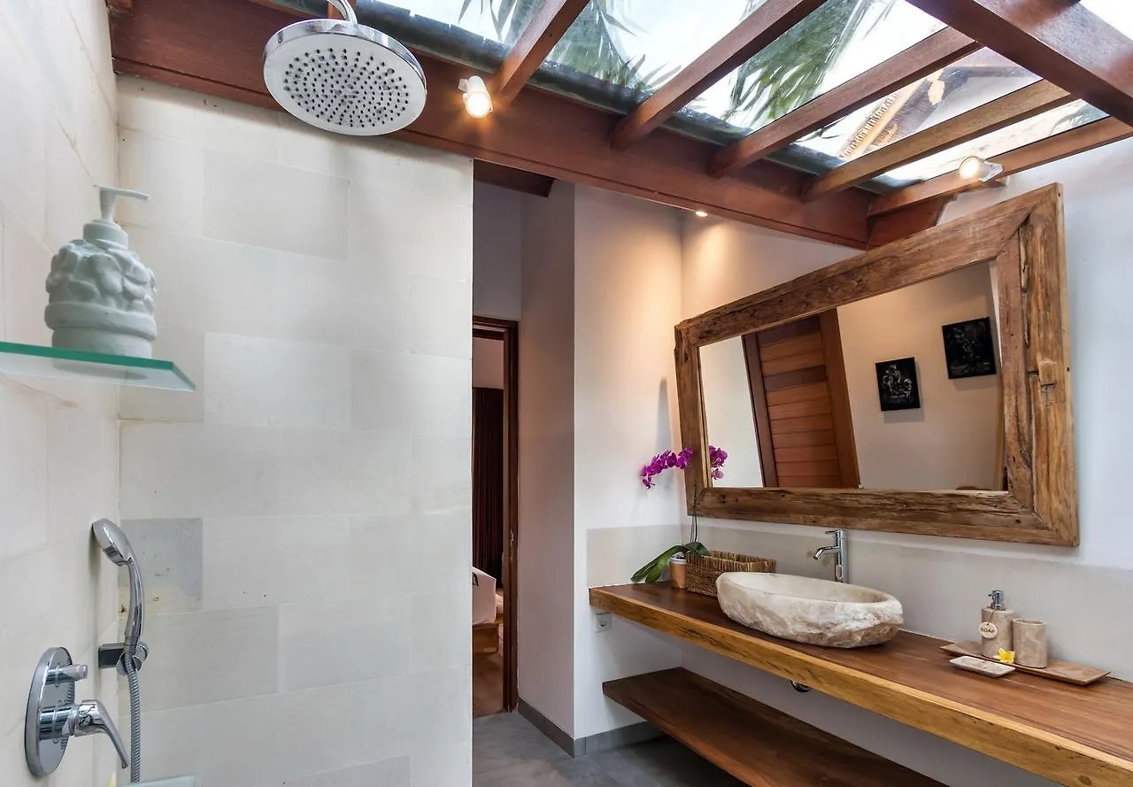 Charming And Tropical 3-Br Villa In Seminyak 0*, Seminyak (Bali)